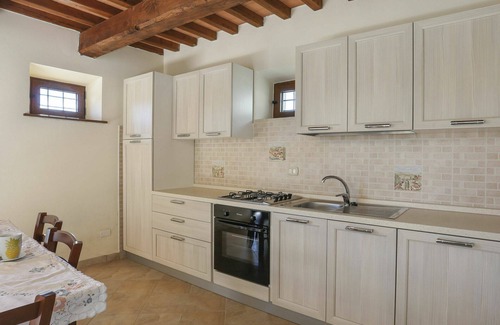 Villa Collemandina Villa | Cosy apartment in villa for 4 people with pool, WIFI, terrace, pets allowed and parking