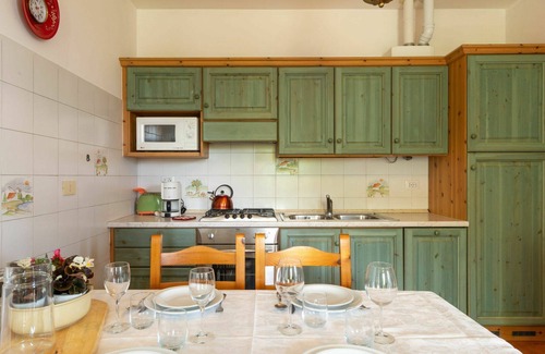 Perledo House | Cosy apartment in villa for 4 guests with WIFI, TV, terrace and pets allowed