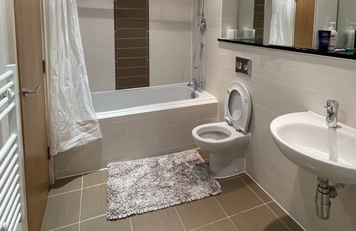 Park Royal Apartment | Cosy apartment in West London