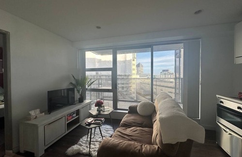 Grafton Apartment | Cosy bnb with skycity view
