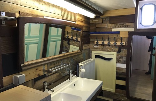 Merkem Boat Rental | Cosy Boat in Merkem with Terrace