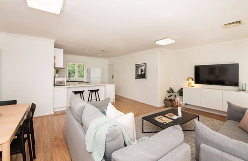 Brighton Apartment | Cosy Brighton Apartment close to Church St