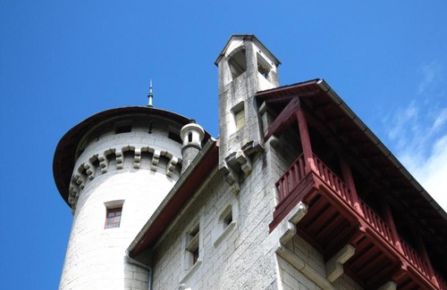 Serrieres-en-Chautagne House | Cosy castle with pool