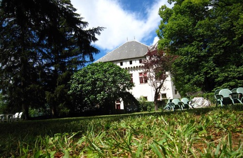 Serrieres-en-Chautagne House | Cosy castle with pool