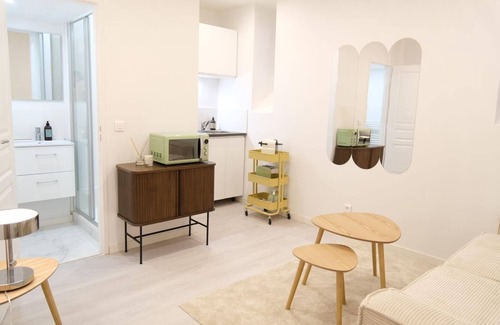 Saint-Etienne Apartment | Cosy Central Studio