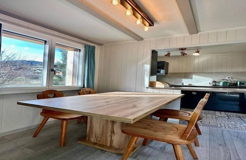 Rougemont Ski Chalet | Cosy chalet with garden