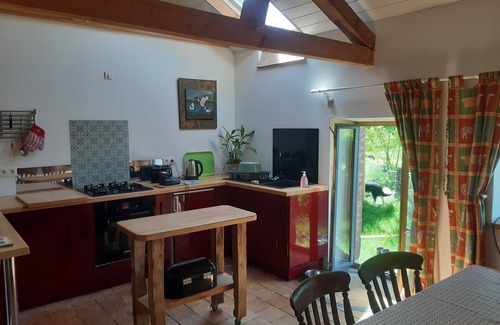 Le Pin Cottage | Cosy Country Cottage nclose to Le Pal theme park.