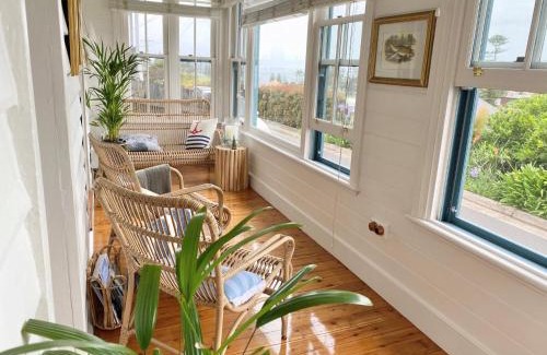 Kiama House | Cosy coastal cottage- Allwood Harbour
