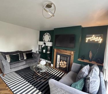 Corby House | Cosy Corby Getaway