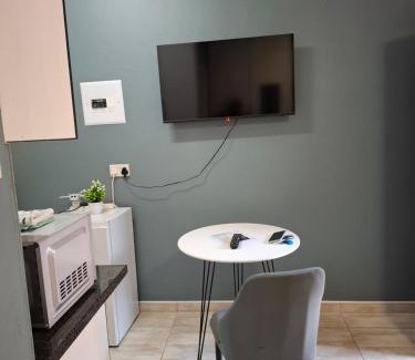 Francistown Apartment | Cosy Cottage 2