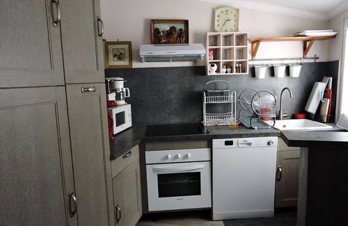 Vigneux-sur-Seine House | Cosy cottage in a garden