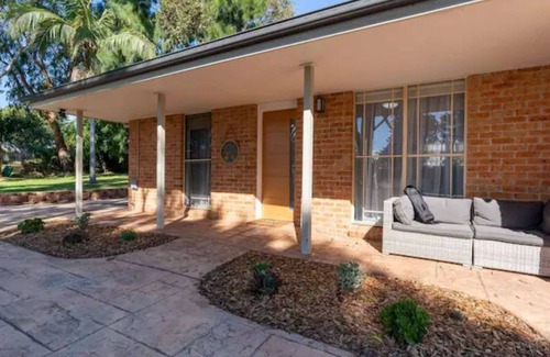 Kiama Heights Apartment | Cosy Cottage - Guesthouse Retreat in Kiama Heights