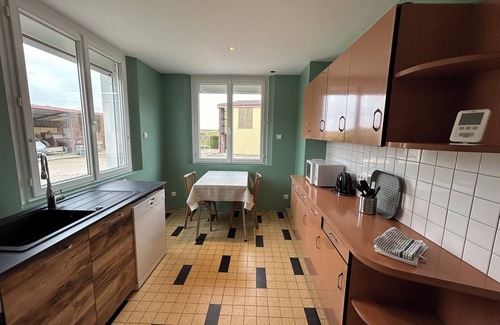 Yevres-le-Petit House | Cosy cottage in the heart of the Champagne Lakes: 2 bedrooms, living room, kitchen +.