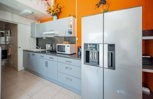 Le Lavandou House | 🌴 *Cosy cottage in Lavandou - Walking distance to the beach, swimming pool, private parking 🌴
