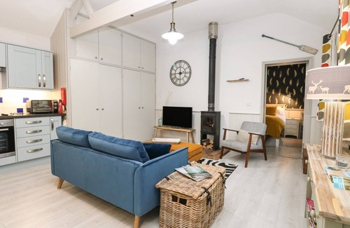 North Elmham Cottage | COSY COTTAGE, romantic, with open fire in North Elmham