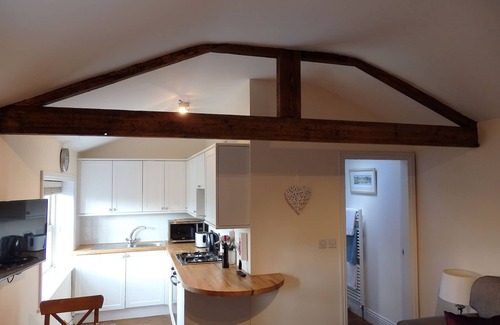Staveley Cottage | Cosy Cottage With Exposed Beams, Private Garden And Countryside Views