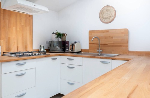 Stanton Saint John House | Cosy Countryside Cabin I Pass The Keys