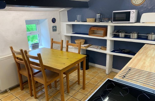 Langthwaite House | Cosy, Dog Friendly Cottage w/Free WiFi, Woodburner, a good size garden and a short walk to two pubs