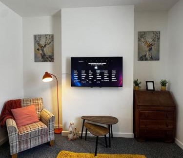 Worsbrough Bridge House | Cosy Escape Near Nature & Town