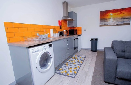 Woodlands Apartment | Cosy Executive City Apartment 2