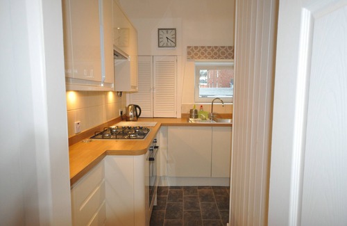North Berwick Apartment | Cosy first-floor mews apartment, close to the beach and tucked away in a quiet courtyard. Sleeps 2
