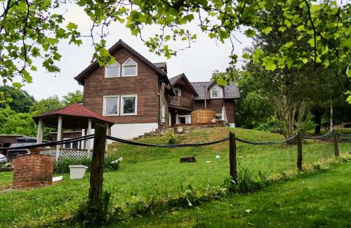 Vertesacsa House | Cosy Forest House
