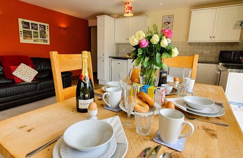 Woolland Apartment | Cosy Ground-Floor Barn Stay with Indoor Pool – Byre at The Victorian Barn Dorset