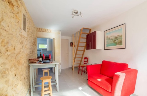 Bergerac Apartment | Cosy holiday home in Bergerac with terrace