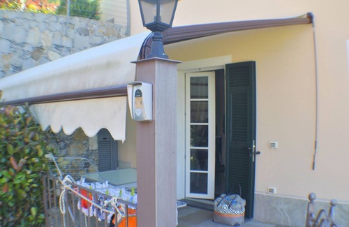 Magliolo Apartment | Cosy holiday home in the Ca' Nova region with hot tub