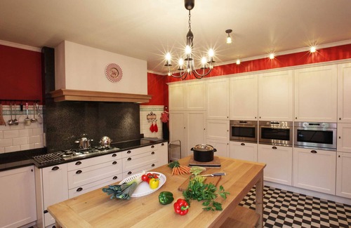 Wanze House | Cosy Holiday Home in Wanze With Sauna