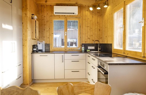 Schwaz House | Cosy holiday home with private garden