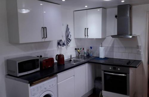 Kidbrooke with Hornfair Apartment | Cosy London holiday Home (Near O2 arena)