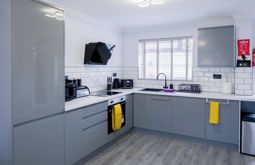 Cleedownton House | Cosy Luxurious 3-bedroom home