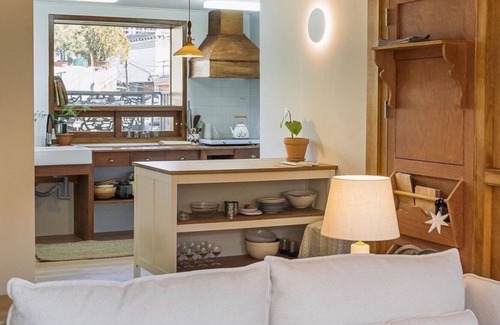 Gahoe-dong Apartment | Cosy Modern 2-Room apartment in Seoul Centre - Bukchon Traditional Village