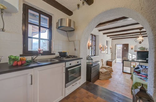 Roe Volciano Apartment | Cosy Nest - Terrace & parking private, Roè Volciano, Italy