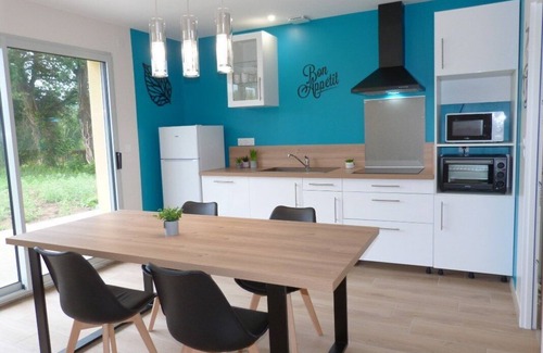 Saint-Pardoux Villa | Cosy new house near lake, beach and village, TV, WIFI, parking.