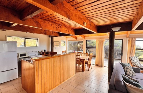 Pakiri House | Cosy private beach house just steps away from the sand. Family and pet-friendly!