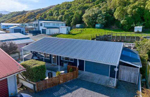 South Bay House | Cosy Private Home in South Bay