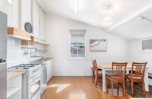 Urangan House | Cosy Queensland Charm - A Family, Friendly Cottage