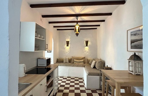 Tarifa Apartment | Cosy Quiet Hideaway with two Terraces, perfect location old town Tarifa
