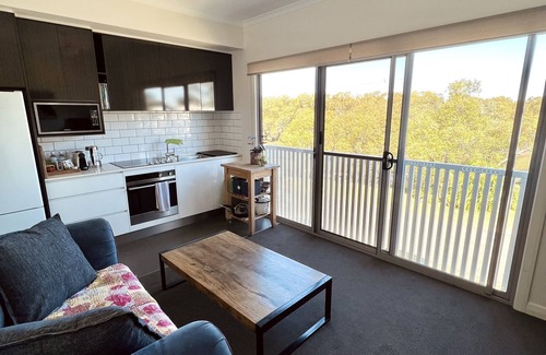 Nudgee Beach Apartment | Cosy quiet space in Nudgee beach. nnClose to Brisbane Airport.