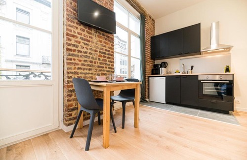 Lower Town Apartment | Cosy red-brick studio (close to Grand-Place & Bourse)