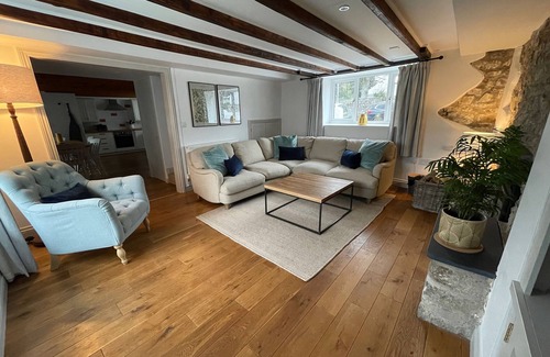 St. Florence Cottage | Cosy rural cottage, near incredible Pembrokeshire beaches