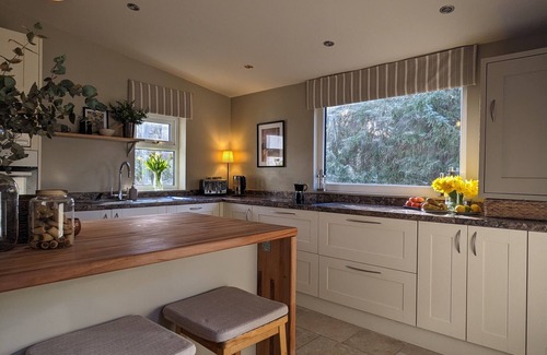 Kilchrenan Cottage | Cosy Scottish cottage -close to Loch Awe & Oban - family & dog freindly.