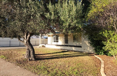 Goolwa South House | Cosy shack close to surf beaches, river and shops