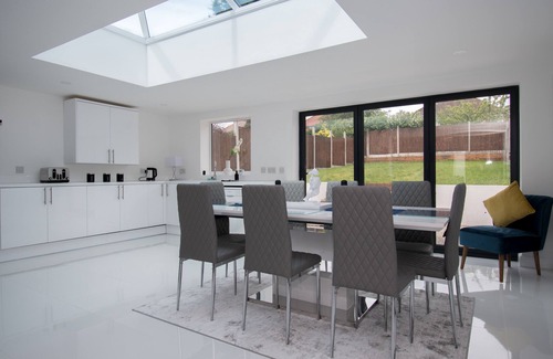 Selly Oak House | Cosy, Spacious home in Harborne, Close to Birmingham City Centre