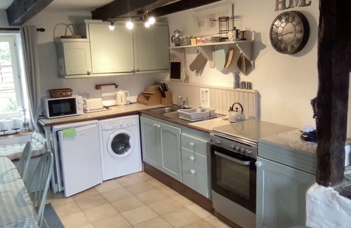 Oradour-sur-Vayres Cottage | Cosy stone cottage in the heart of the French countrysiden
