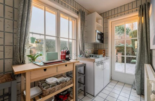 Courcelles Apartment | Cosy studio 10 minutes from Charleroi airport