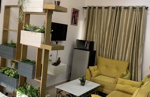 Lekki Phase 1 Apartment | Cosy Studio Apartment with 24 Hours Light, Smart Tv And Wi-Fi