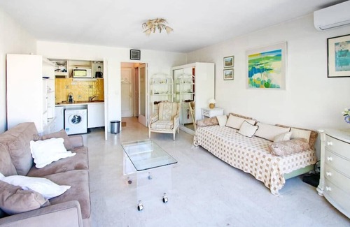 Prado - Republique Apartment | Cosy Studio Cannes Center beaches, shopping and congresses ☀LIVE IN MERLE☀